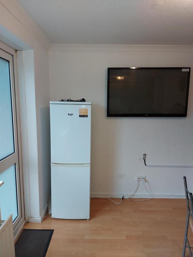 Spacious And Serene Stay Near Milton Keynes Centre Willen Exterior photo