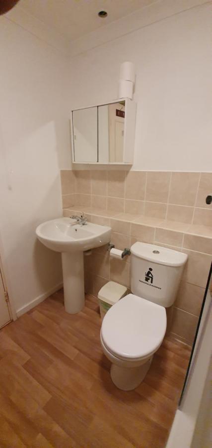 Spacious And Serene Stay Near Milton Keynes Centre Willen Exterior photo