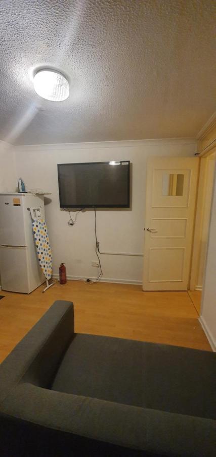 Spacious And Serene Stay Near Milton Keynes Centre Willen Exterior photo