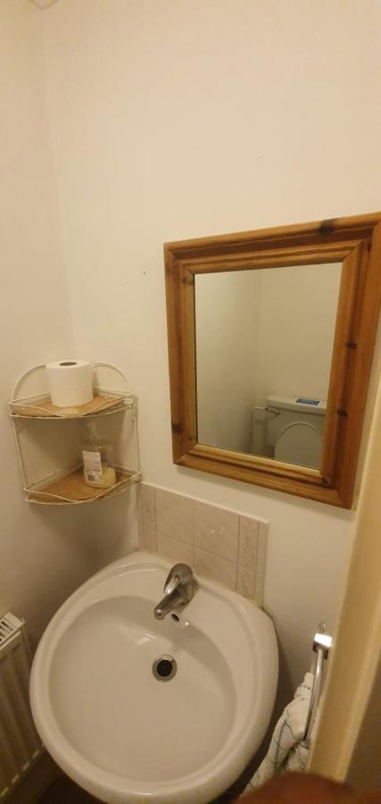 Spacious And Serene Stay Near Milton Keynes Centre Willen Exterior photo