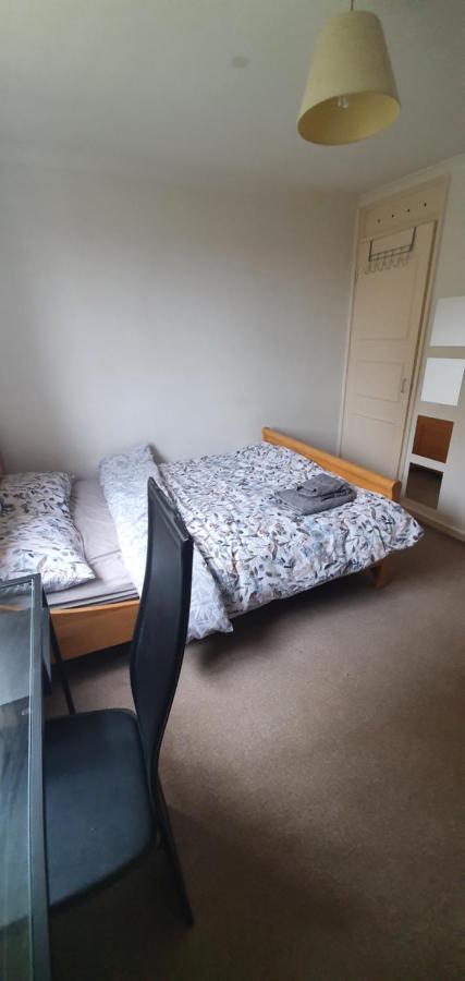 Spacious And Serene Stay Near Milton Keynes Centre Willen Exterior photo